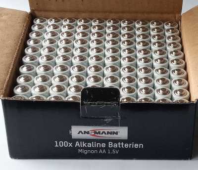 100er-Pack AA-Batterien